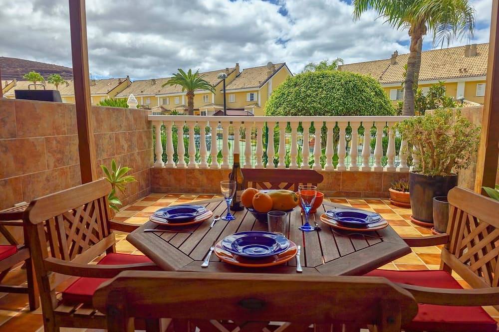 4 chambres, Terrasse, Wi-Fi, Piscine, 5 min. de la plage in Playa de las Américas, Arona