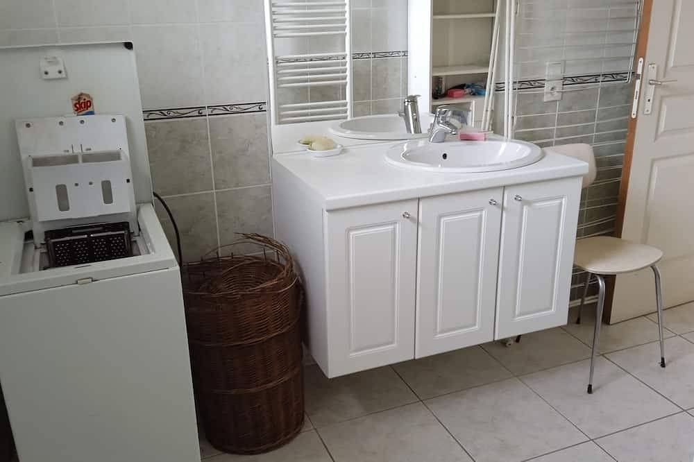 Maison à la Campagne, au Calme - 53 m2 in Plouégat-Guérand, Ceinture Dorée