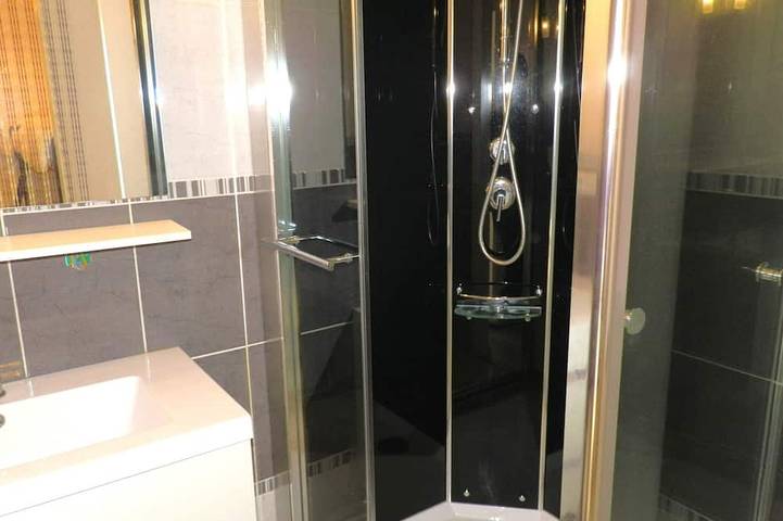 Gîte pour 4 personnes, avec jardin et balcon à Camiers - 4