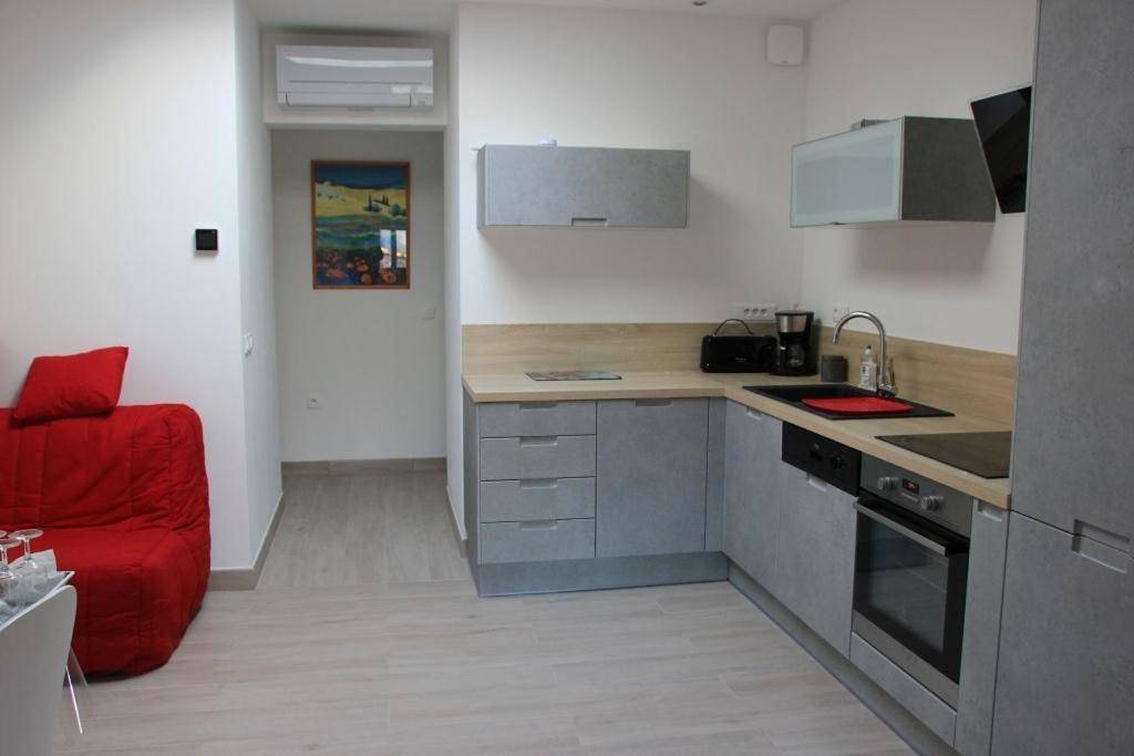Appartement entier, Two-Bedroom Apartment in Fontès, Côte méditerranéenne (France)