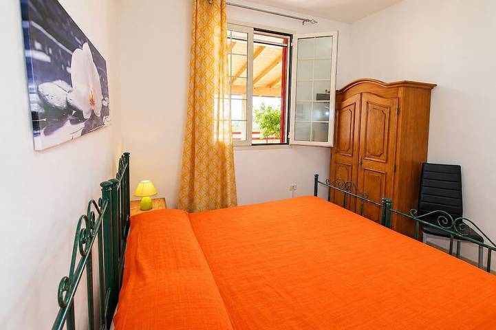 Freistehende Villa mit Meerblick wenige Meter vom Strand entfernt in Marina di Pescoluse, Pescoluse