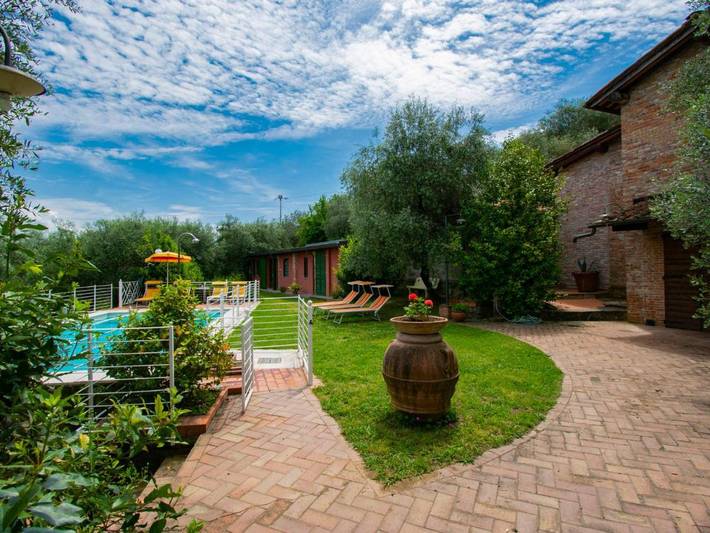 Ferienhaus für 8 Personen, mit Whirlpool und Terrasse sowie Garten und Pool