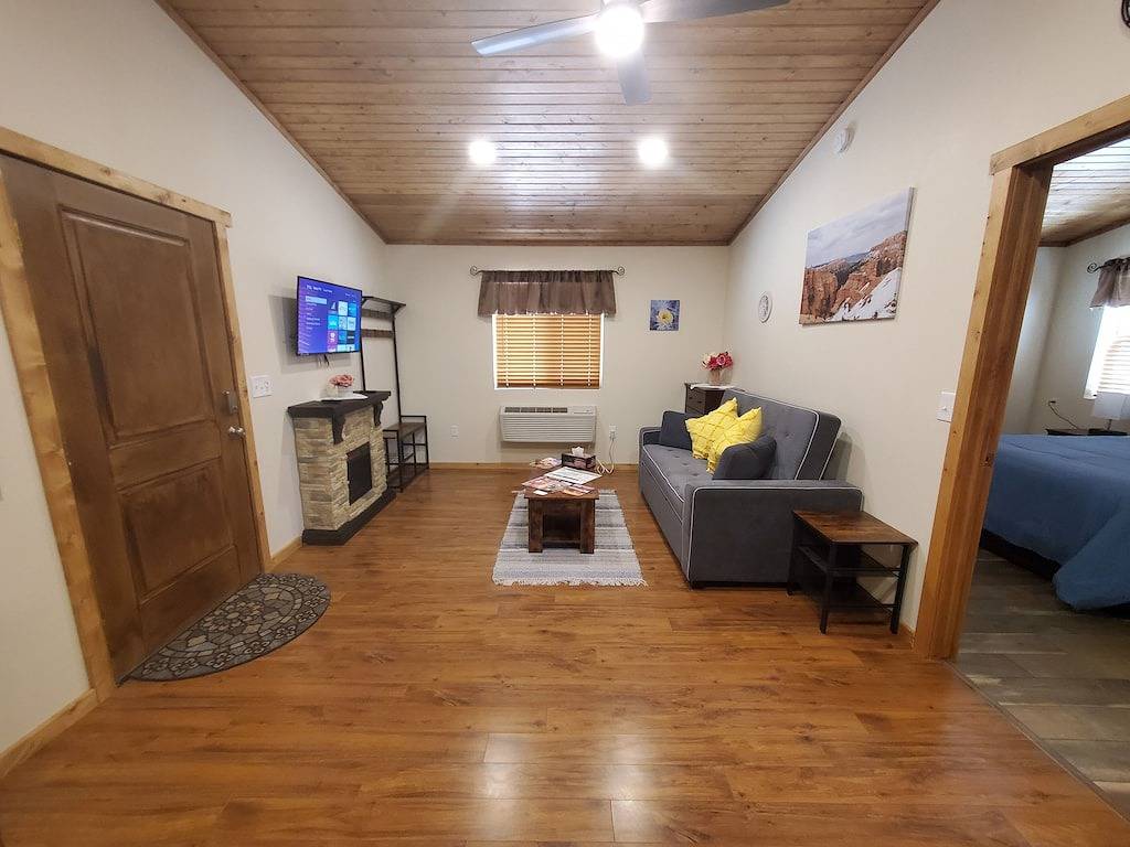 Log Cabin for 4 Guests in Utah, USA