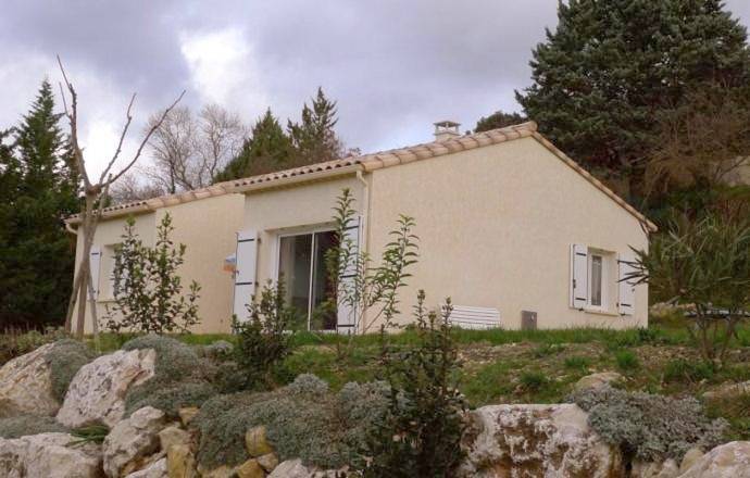 Location de vacances pour 4 personnes, avec Terrasse et Jardin ainsi que Piscine et Vue à Lussan - 4