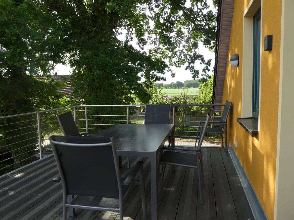 Ganze Wohnung, Apartment with Terrace in Luckow, Vorpommern Greifswald