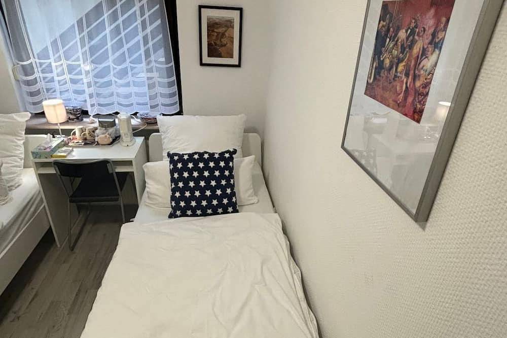 Ganze Wohnung, Quartier Wenzelnberg kleines Doppelzimmer Raum 1 in Langenfeld (Rheinland), Kreis Mettmann