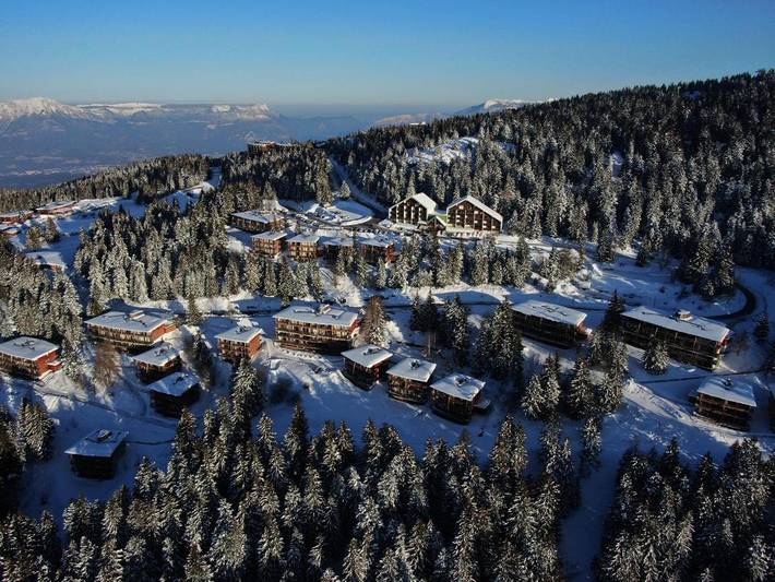 Club vacances pour 10 personnes, avec Balcon ainsi que Terrasse et Piscine dans les Alpes francaises