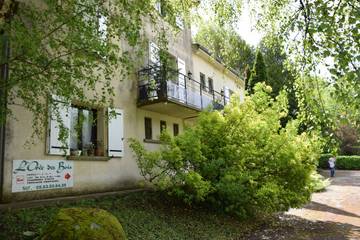Cottage pour 2 personnes, avec jardin, animaux acceptés à Lacrouzette