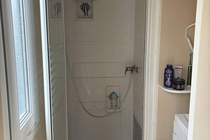 Camping pour 6 personnes, avec piscine à Vic-la-Gardiole - 4