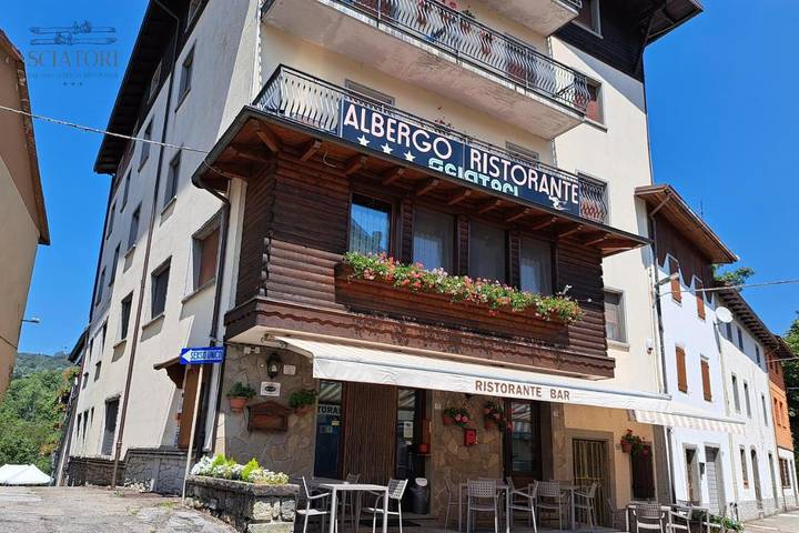 Hôtel pour 3 personnes, avec Terrasse et Vue à Pievepelago