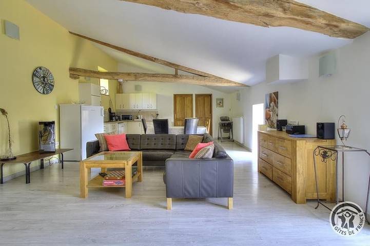 Location de vacances pour 6 personnes, avec Jardin à Vernay