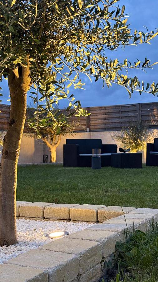 Location de vacances pour 2 personnes, avec terrasse à Prignac-et-Marcamps - 4