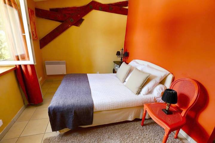 Chambre d’hôte pour 4 personnes, avec piscine ainsi que vue et jardin à Peyriac-Minervois