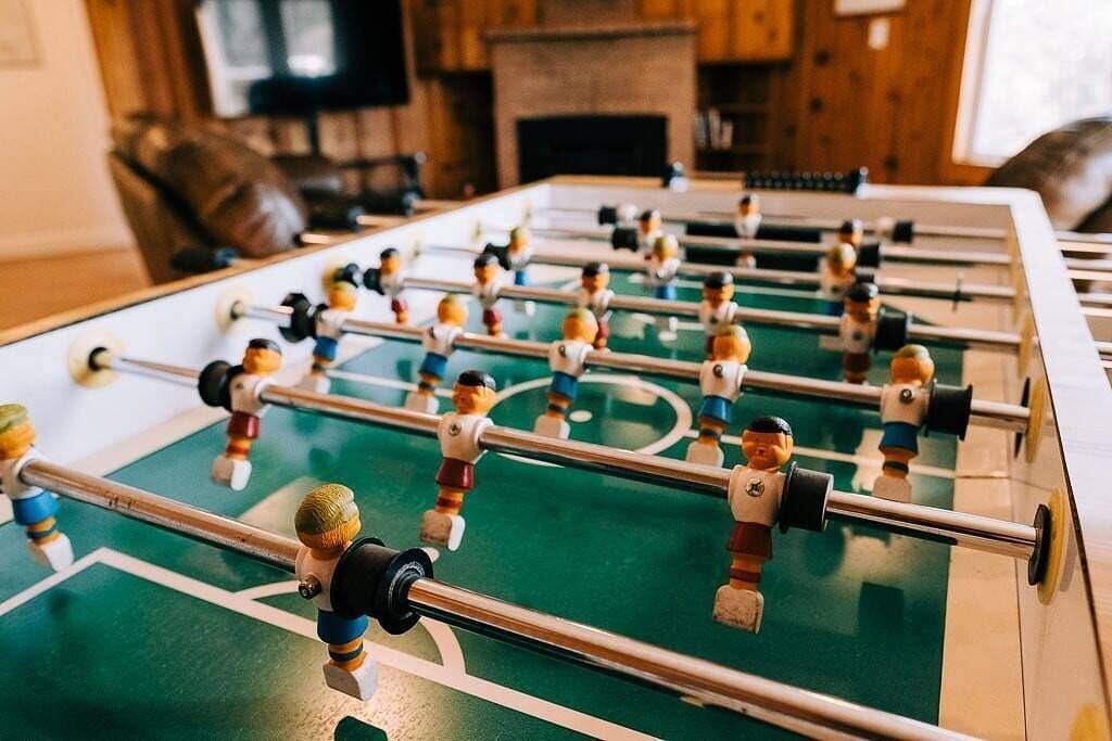 Al fresco dining with lake views, close to Yosemite, walk to lake, foosball in Bass Lake