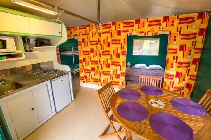 Tente pour 5 personnes, avec jacuzzi dans Périgord Vert - 4