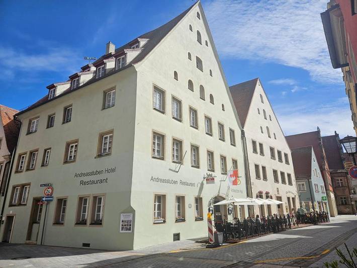 Hotel für 3 Personen, mit Ausblick in Weißenburg in Bayern - 2