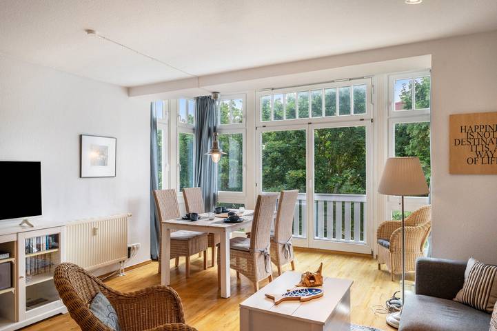 Appartement entier, Loft avec véranda à 300 m de la plage / Wi-Fi in Kühlungsborn, Mer Baltique (Mecklenburg)