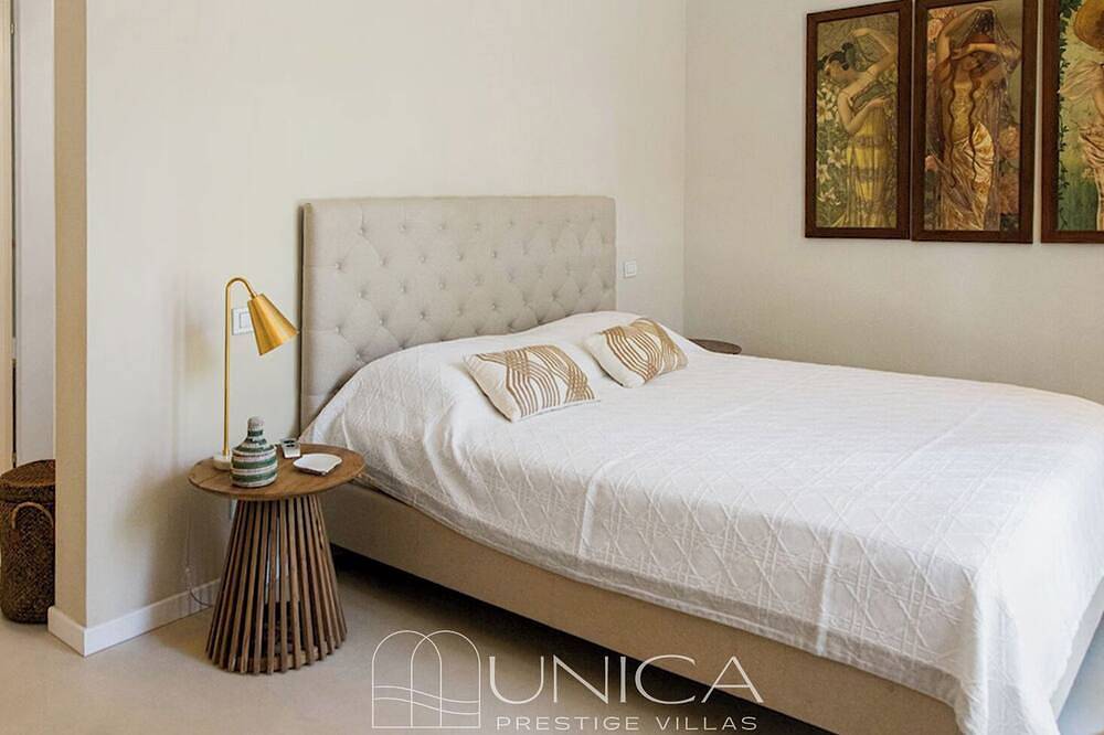 Villa Smeralda, Roccamare Pinewood, just a 5-minute walk from the private beach. in Roccamare, Castiglione della Pescaia