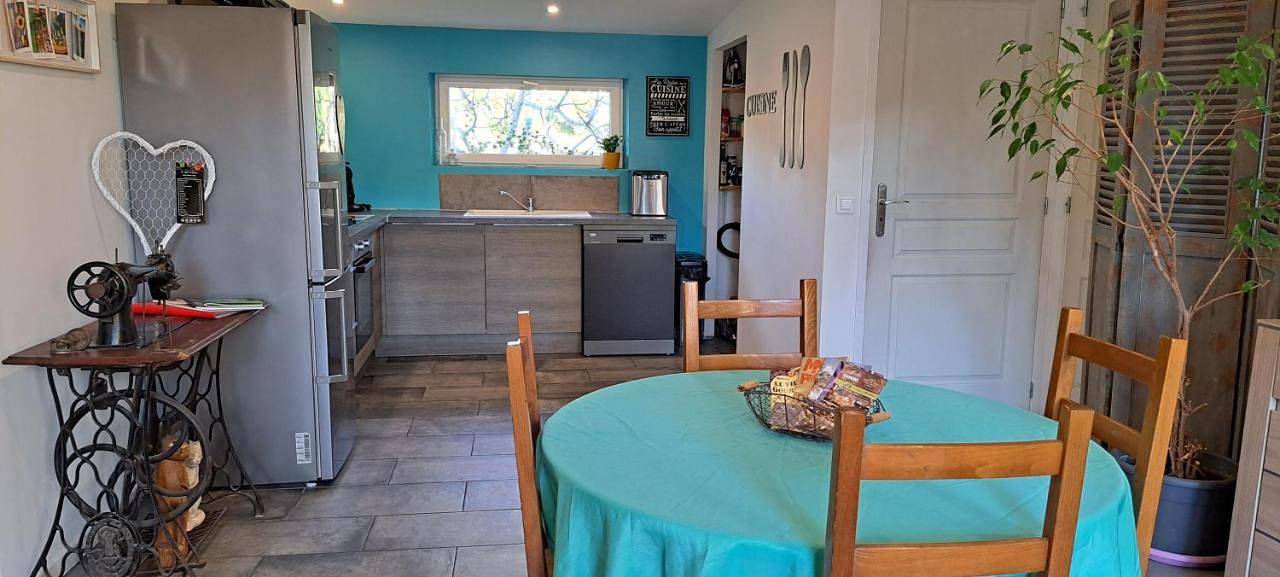 Appartement entier, Two-Bedroom Apartment in Plan-d'Orgon, Région d'Arles
