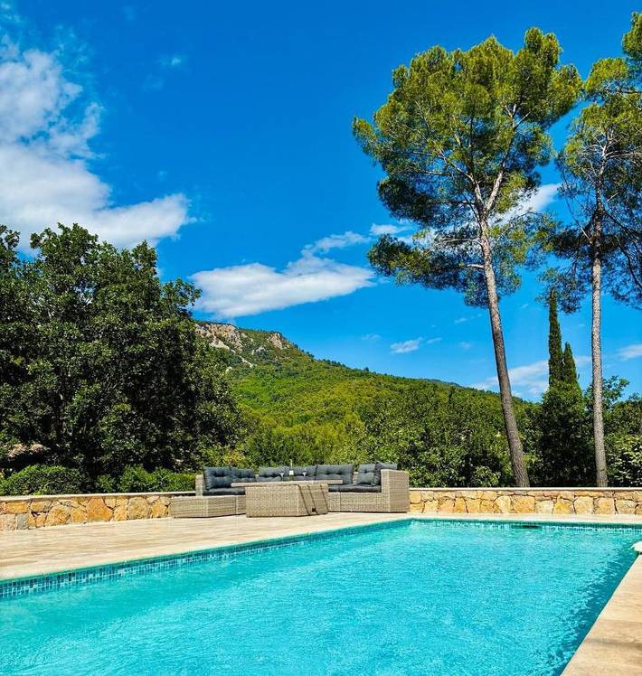 Location de vacances pour 10 personnes, avec Terrasse et Jardin ainsi que Piscine et Vue à Bargemon - 3