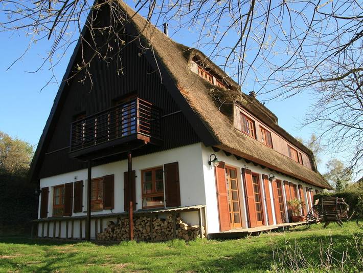 Ferienhaus für 8 Personen, mit Balkon und Terrasse sowie Garten und Sauna in Meesiger