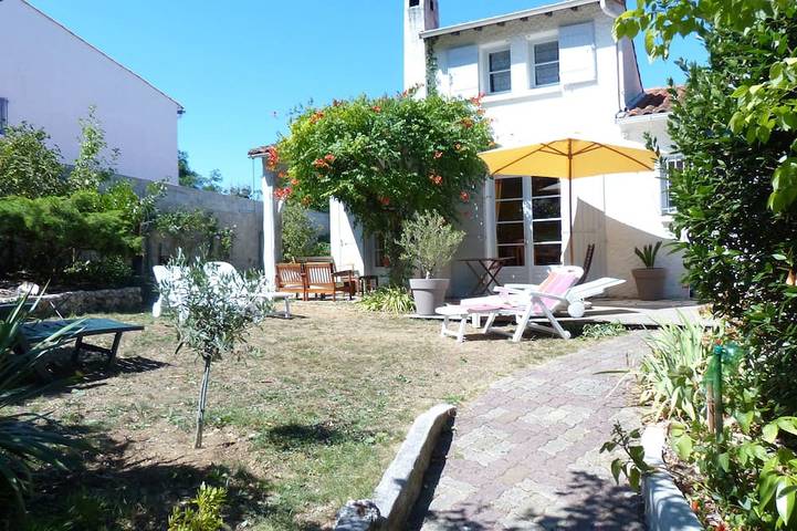Location de vacances pour 16 personnes, avec Terrasse et Jardin dans Plage de Nauzan