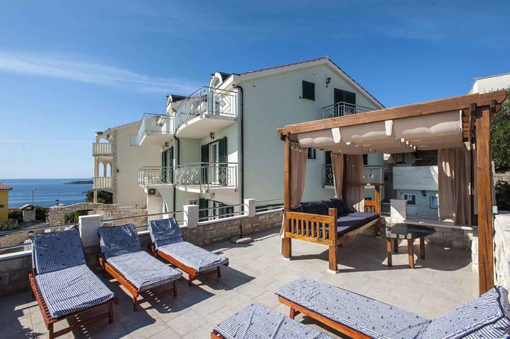 Villa für 12 Personen, mit Balkon in Marina