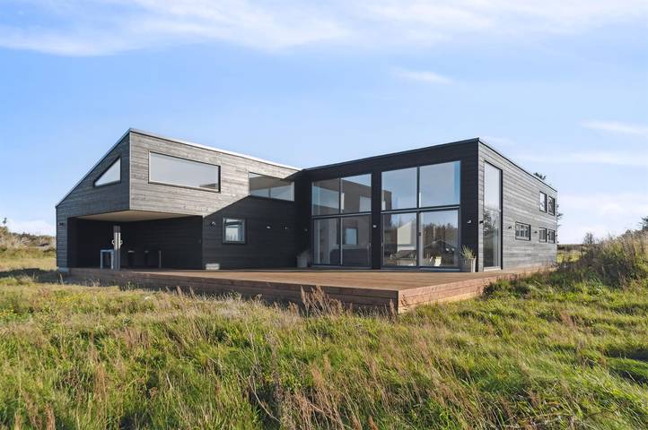 Ferienhaus für 8 Personen, mit Whirlpool und Terrasse in Skallerup Klit