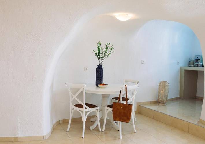 Ganze Ferienwohnung, Ferienwohnung für 2 Personen mit Garten in Akrotiri, Santorin