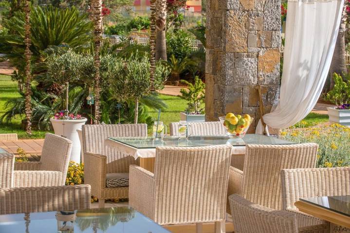 Location de vacances pour 3 personnes, avec vue ainsi que piscine et jardin dans Malia - 3