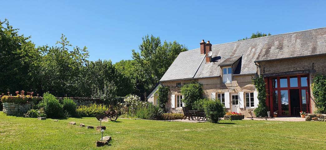 Gîte pour 3 personnes, avec terrasse à Champallement