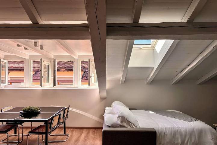 Appartamento intero, [Sky Cinema] Eleganza e design nel cuore di Trento in Trento, Dolomiti di Fiemme