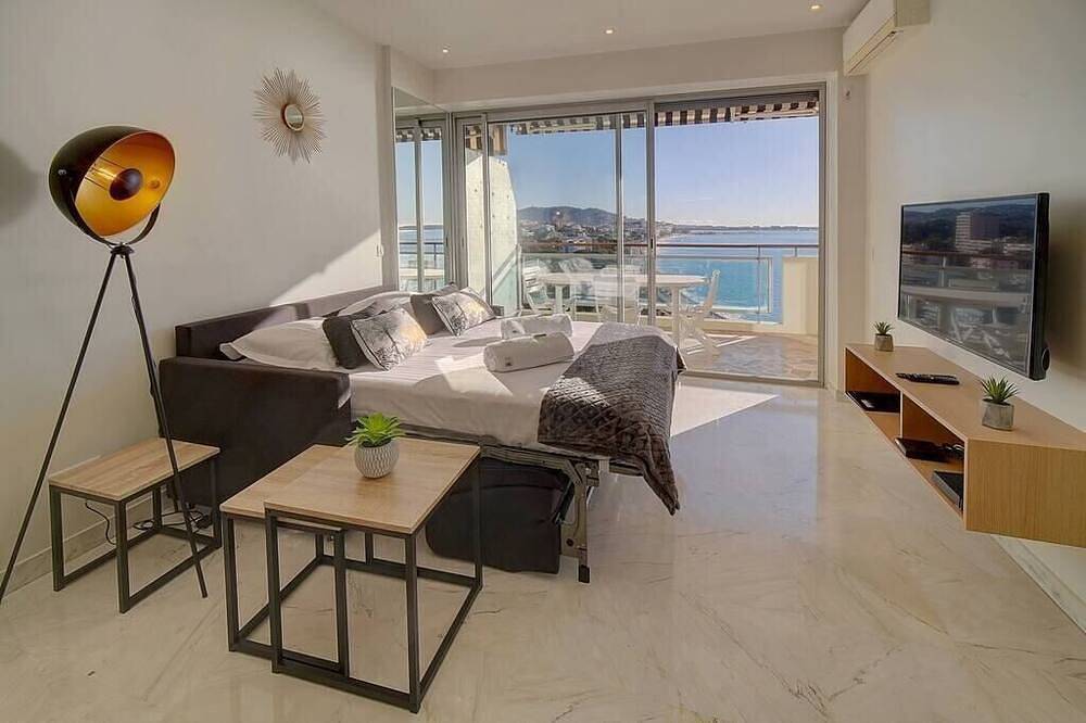Entire apartment, Upstays Terrace Lerins View 55m² Apartment in Cannes La Bocca, Cannes