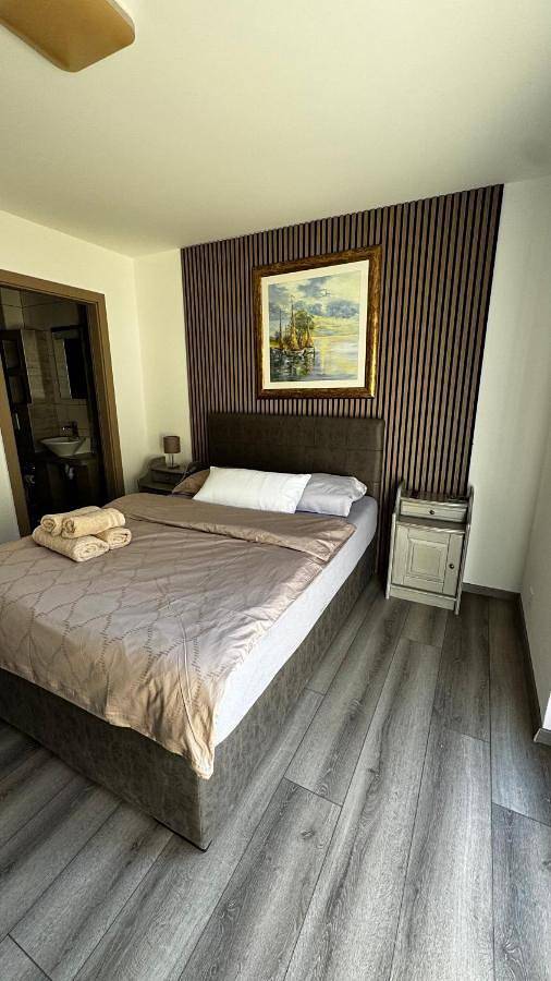 Gîte pour 2 personnes, avec Terrasse et Vue à Martigny