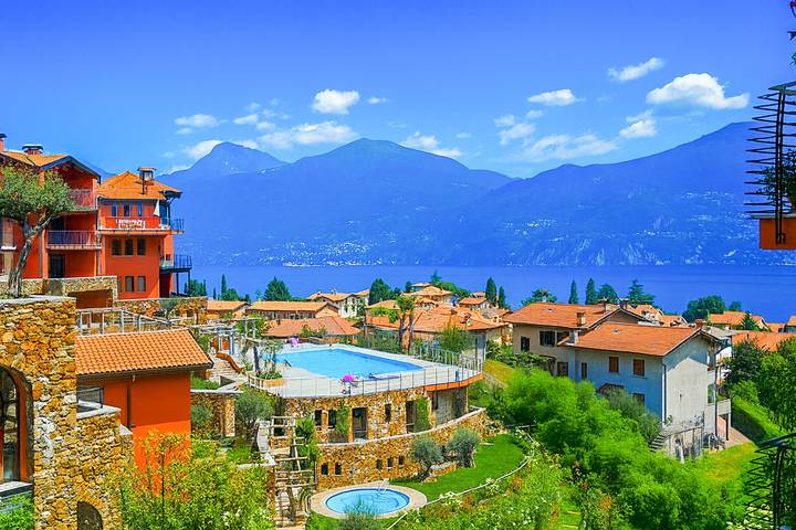 Gîte pour 6 personnes, avec piscine ainsi que vue sur le lac et terrasse dans Menaggio - 4
