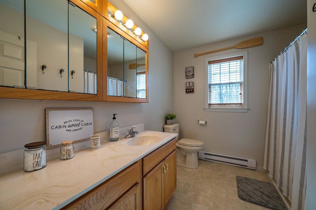 4Bdrm * Games * Family Frndly* Fire Pit * Masthope in Masthope, Pike County