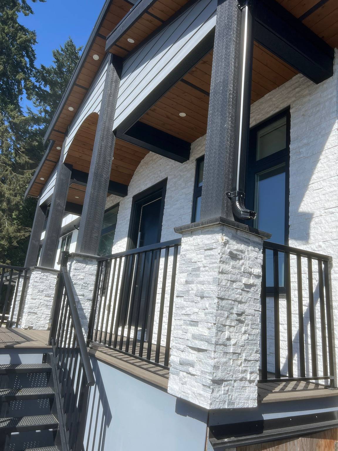 Modernes neues Zuhause in Surrey in Surrey (BC), British-Columbia