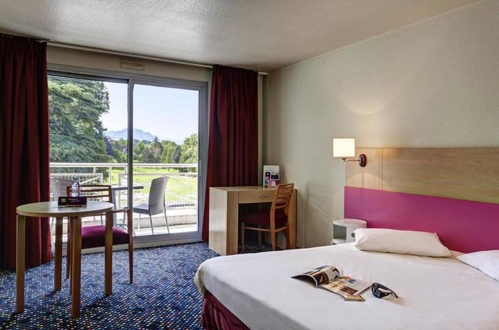 Hôtel pour 3 personnes, avec jacuzzi ainsi que piscine et jardin dans Thermes Marlioz - 3