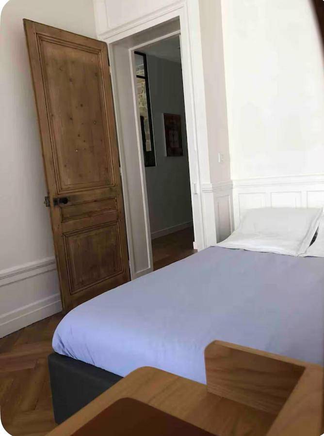 Chambre dans appartement familial au pied du métro et proche parc tête d or in Lyon, Lyon et ses environs