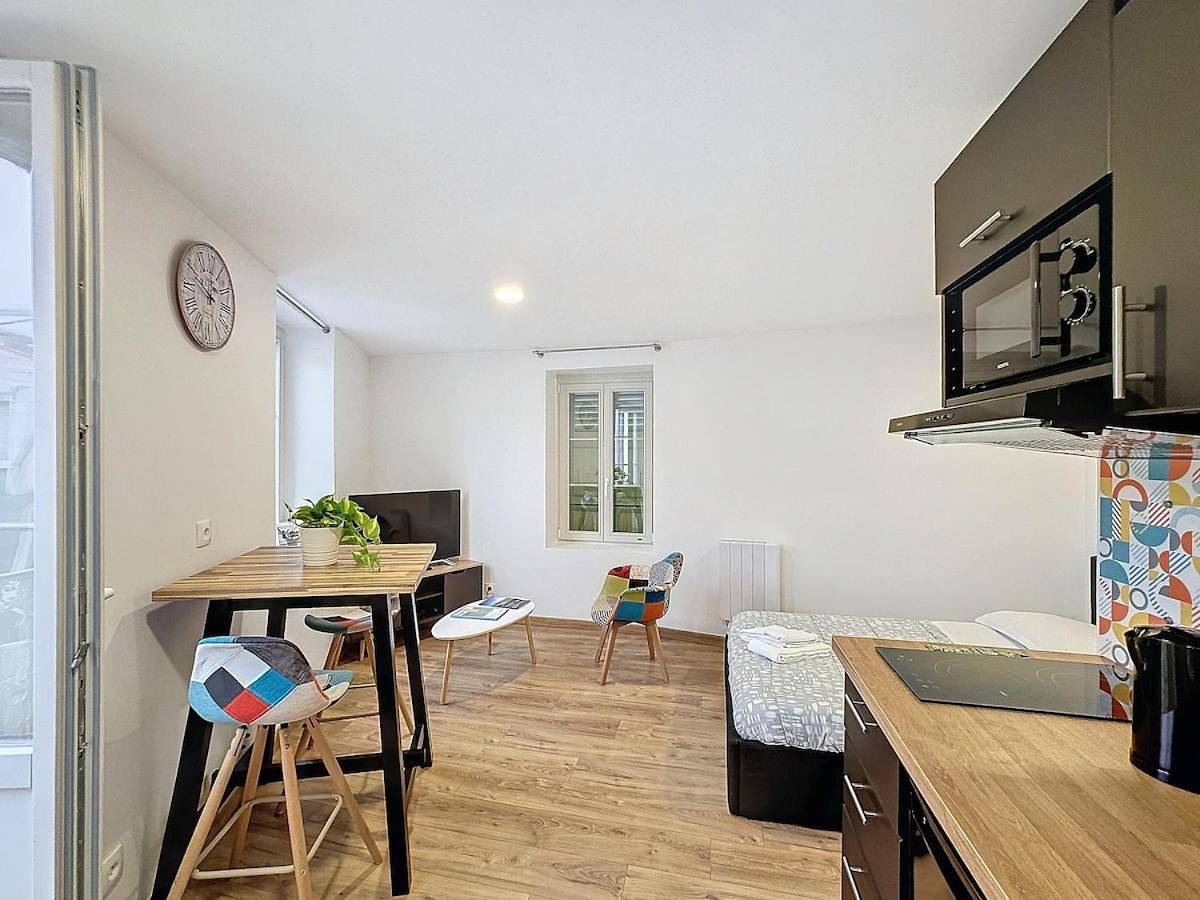 Appartement entier, Studio Royat proche des commerces Nationale 2 in Royat, Parc naturel régional des Volcans d'Auvergne