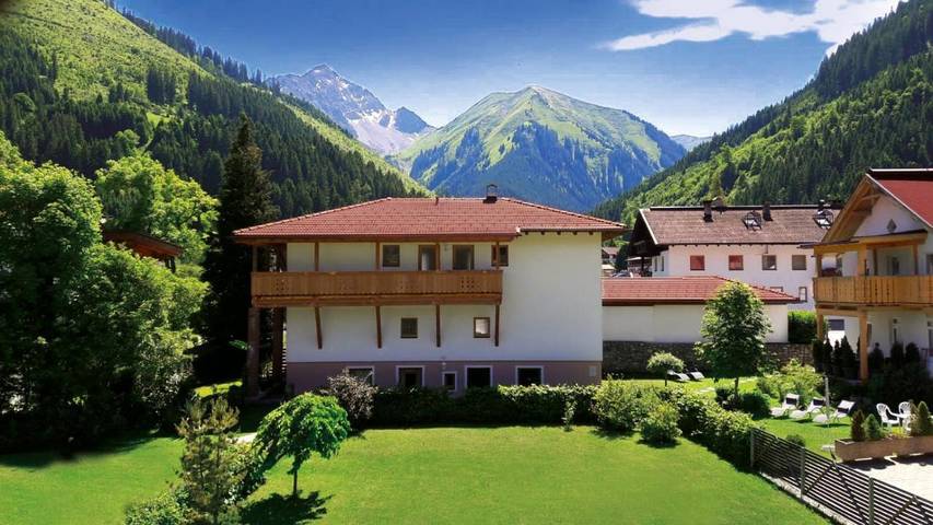 Ferienpark für 7 Personen, mit Ausblick und Garten sowie Sauna, mit Haustier in Tirol - 4