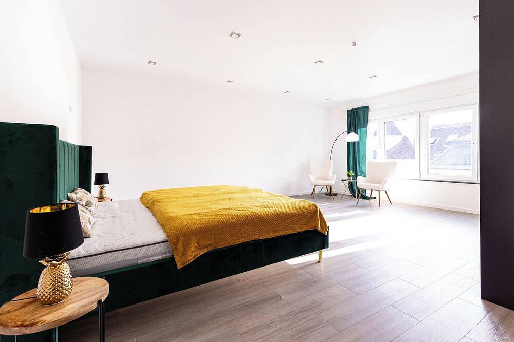 Ganze Wohnung, Design-Apartment zentral in Andernach mit top Aussicht, Wifi, Küche, Parkplatz in Andernach, Osteifel