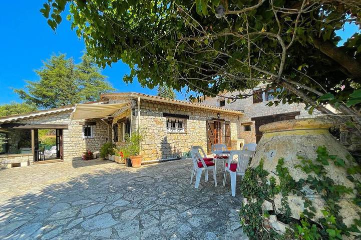 Agriturismo pour 6 personnes, avec terrasse et jardin à Peymeinade