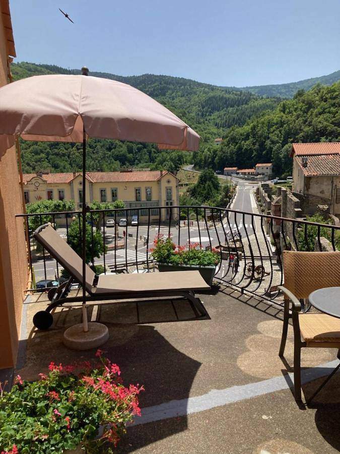 Hôtel pour 2 personnes, avec terrasse ainsi que jardin et vue, animaux acceptés à Prats-de-Mollo-la-Preste - 2