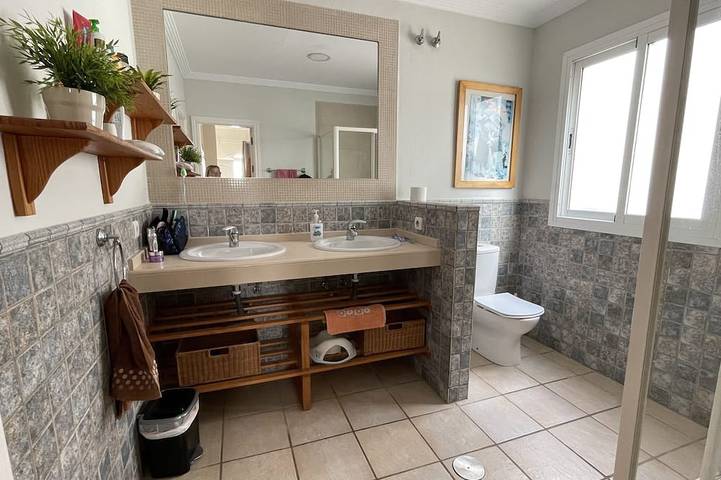 Villa für 8 Personen, mit Terrasse und Whirlpool sowie Pool und Kinderpool an der Costa Tropical - 4