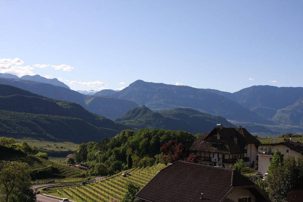 Ganze Wohnung, Sonniges Apartment in idealer Lage zu Kalterer See, historischem Dorf, Weinreben in Kalterer See, Kaltern an der Weinstraße