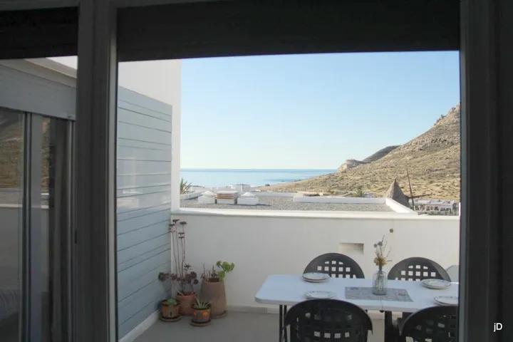 Apartamento de vacaciones para 4 personas, con jardín además de vistas y piscina - 1