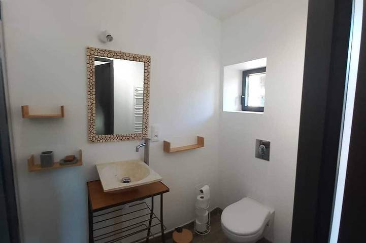 Gîte pour 4 personnes, avec piscine ainsi que terrasse et jardin, animaux acceptés à Bessèges - 4