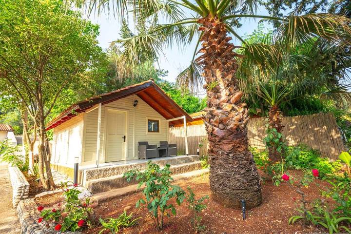 Location de vacances pour 5 personnes, avec terrasse ainsi que vue et jardin à Himarë - 4