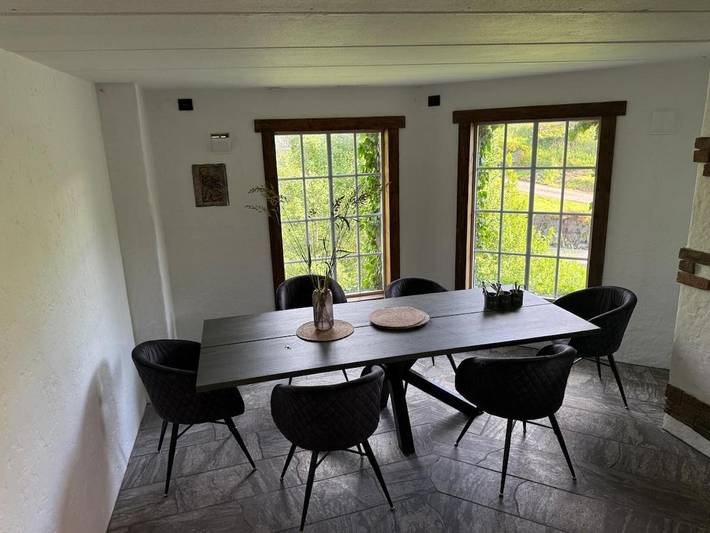 Ferienhaus für 7 Personen, mit Pool und Terrasse sowie Ausblick, mit Haustier in Austrheim - 2